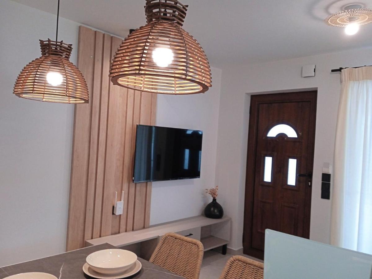 Q Luxury Rooms Paleros מראה חיצוני תמונה